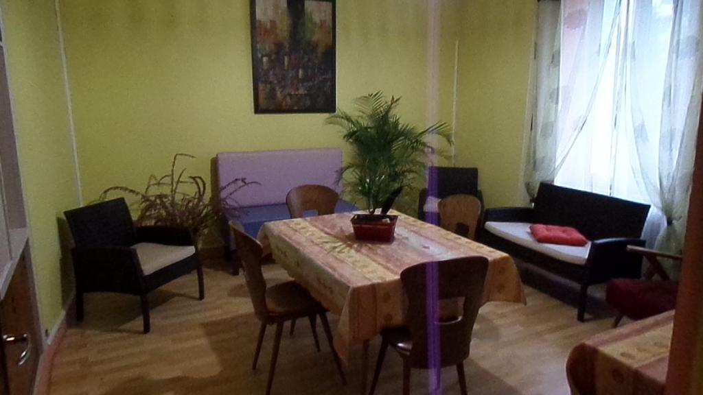 Hotel La Vie En Rose Le Brugeron Екстериор снимка