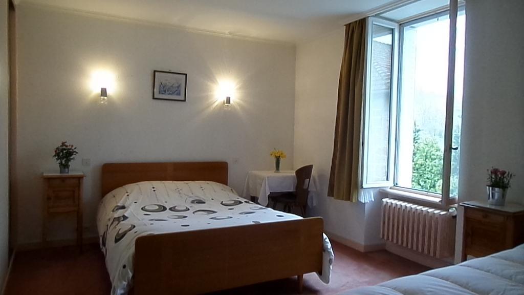 Hotel La Vie En Rose Le Brugeron Стая снимка