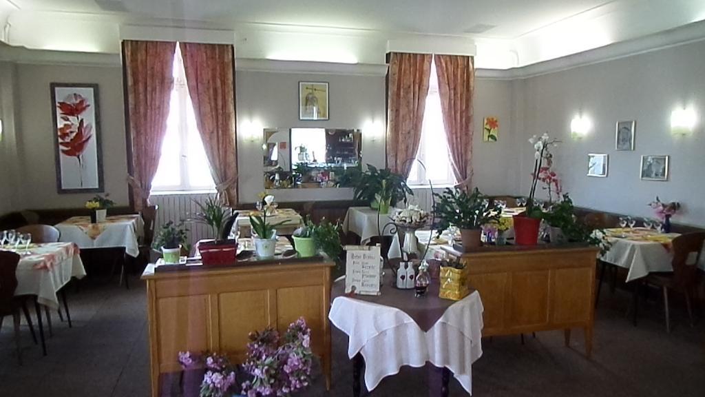 Hotel La Vie En Rose Le Brugeron Екстериор снимка