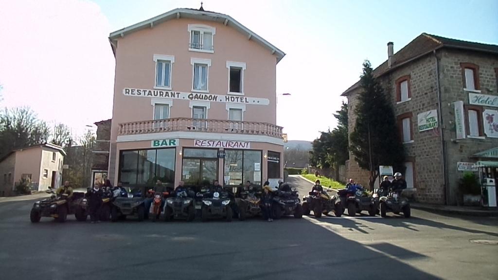 Hotel La Vie En Rose Le Brugeron Екстериор снимка