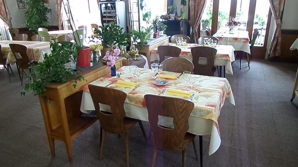 Hotel La Vie En Rose Le Brugeron Екстериор снимка
