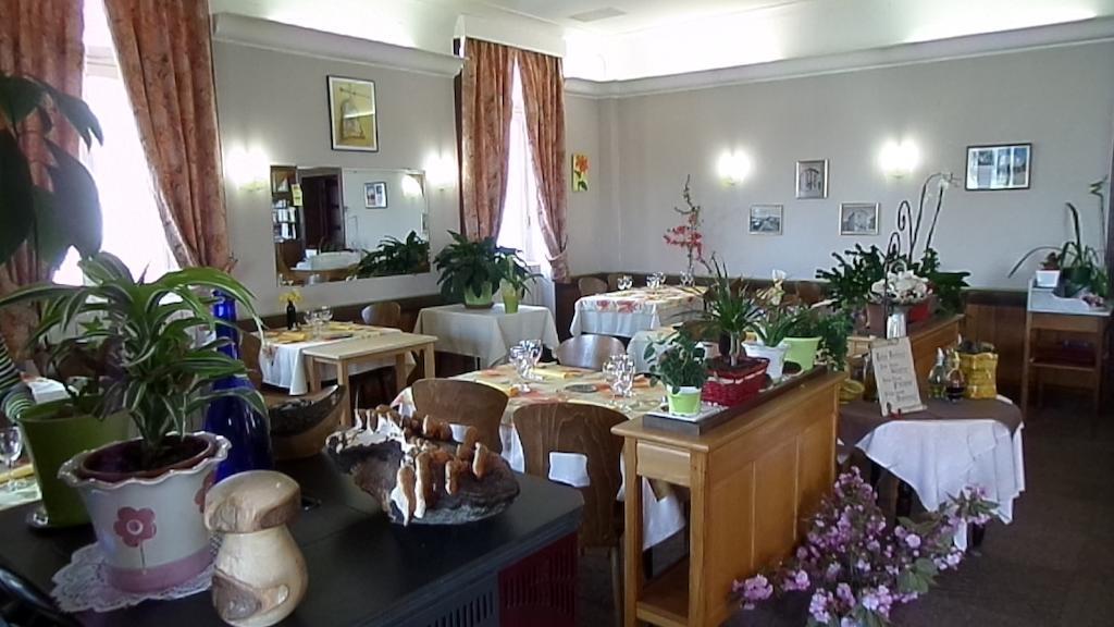 Hotel La Vie En Rose Le Brugeron Екстериор снимка