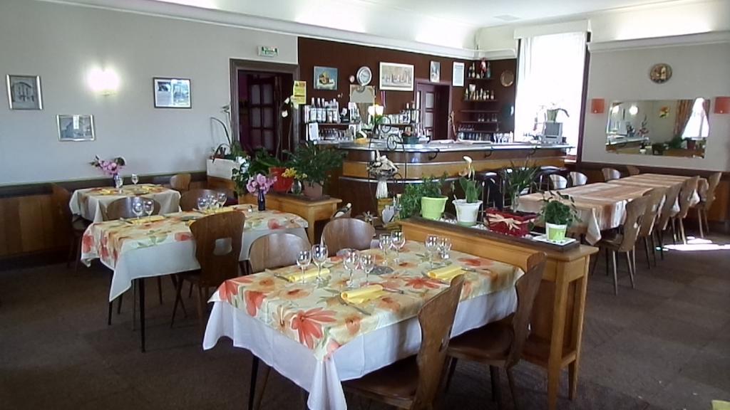 Hotel La Vie En Rose Le Brugeron Екстериор снимка